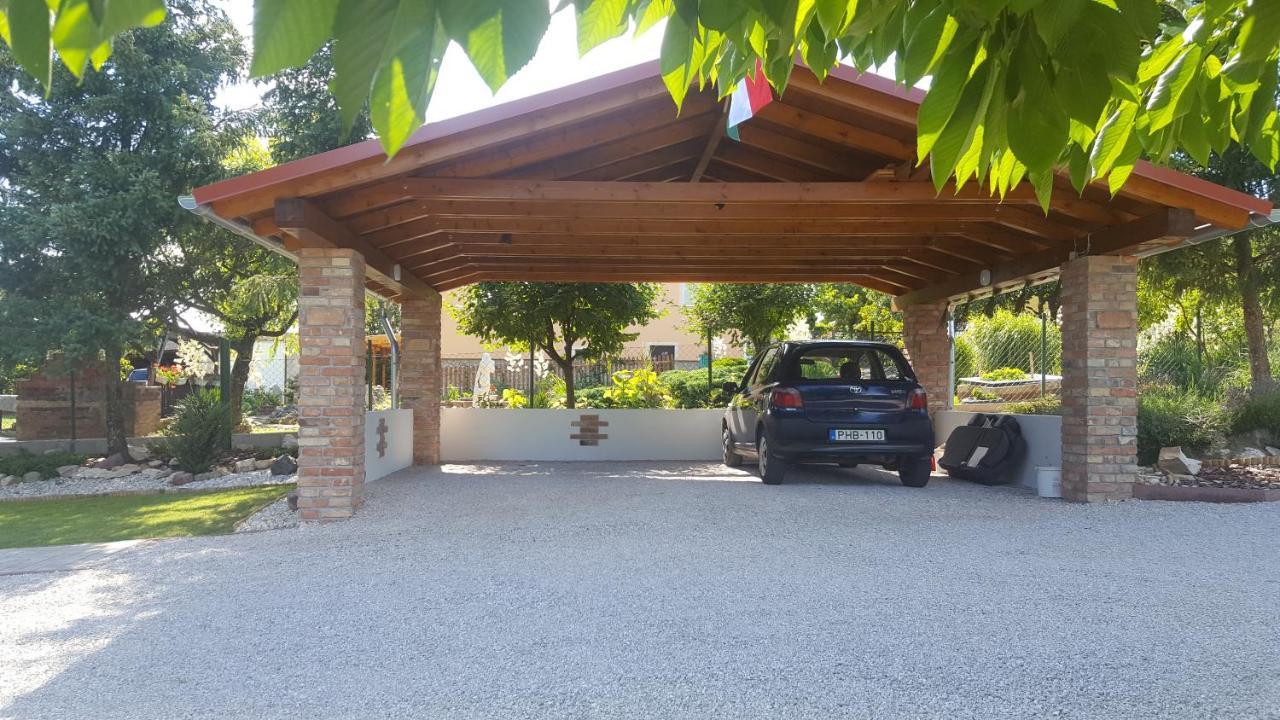 Gyöngyvirág Apartman Keszthely Esterno foto